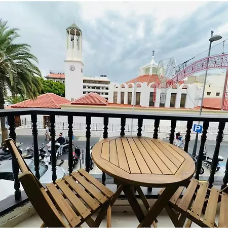 Flat Cristianos Square شقة